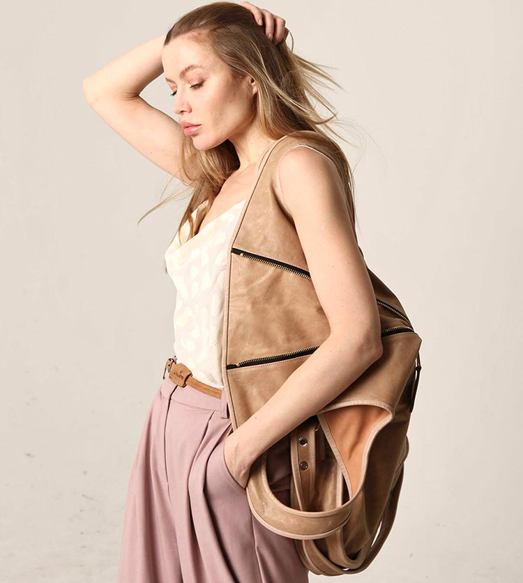 Leather Purses Icons of Style in Every Woman’s Hand