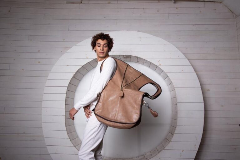 Choosing the Perfect Leather Bag for Men