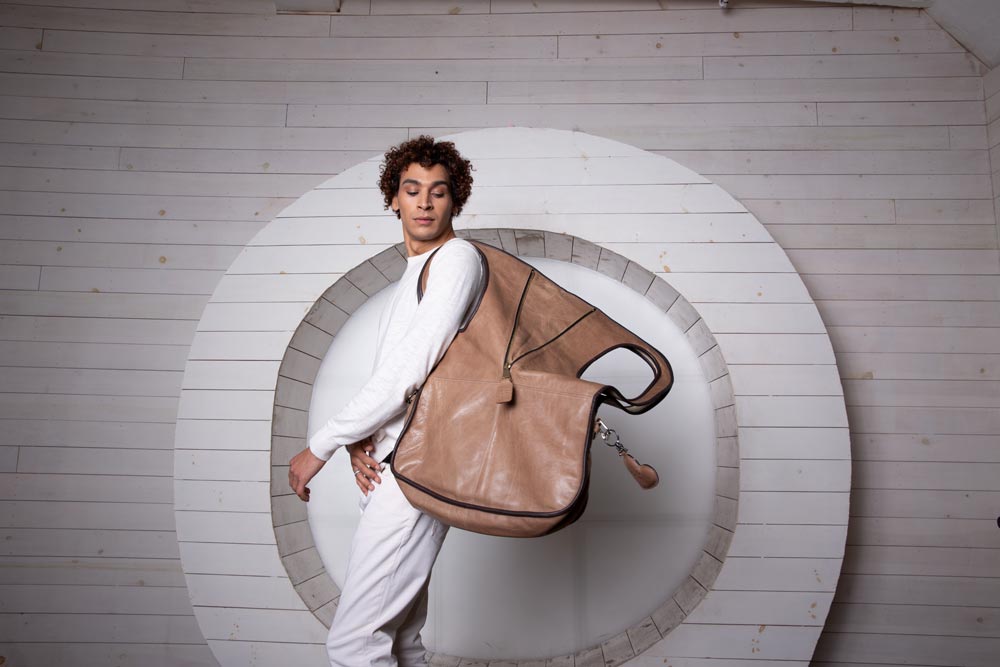 Choosing the Perfect Leather Bag for Men