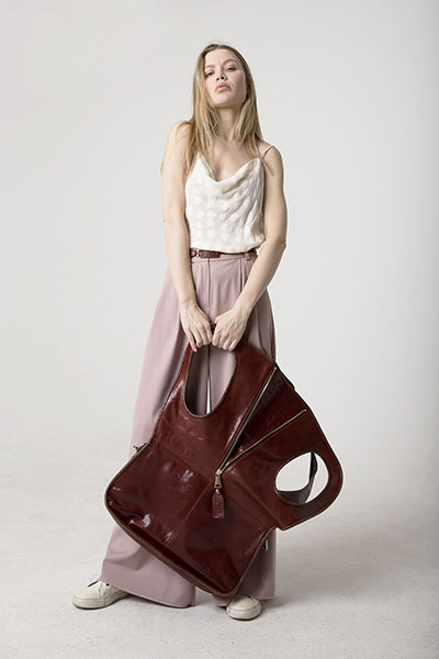 Handmade Leather Purse Elegance in Every Stitch Handmade Leather Purse Elegance in Every Stitch